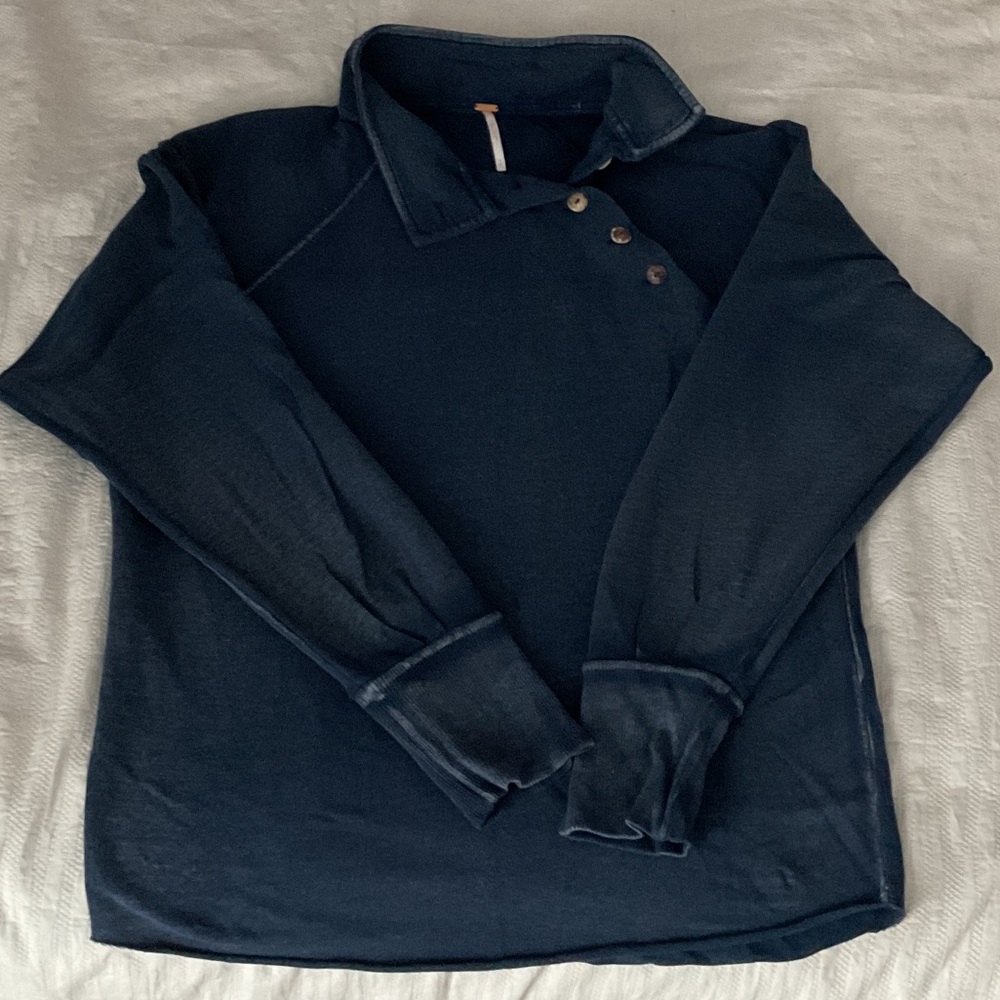 Free People Navy Blue Sweatshirt; size S